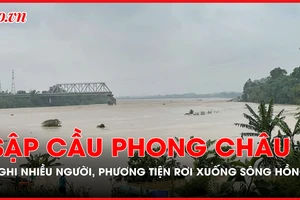 Sập cầu Phong Châu: Nghi có nhiều người, phương tiện rơi xuống sông Hồng