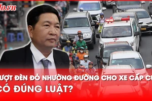 Vượt đèn đỏ nhường đường cho xe cấp cứu có bị phạt?