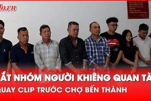 Video: Bắt nhóm người khiêng quan tài quay clip trước chợ Bến Thành