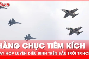 Mãn nhãn với màn luyện tập của máy bay tiêm kích, trực thăng trên bầu trời TP.HCM