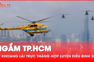 Ngắm TP.HCM từ khoang lái trực thăng hợp luyện diễu binh 30-4