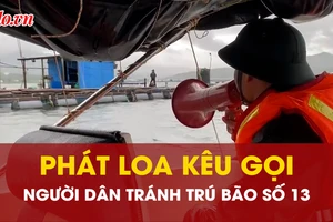 Video: Đồn biên phòng Xuân Đài vận động người dân tránh trú bão 
