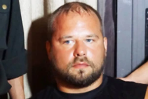 Bắt hai người Nga dùng hàng trăm thẻ giả rút tiền từ ATM