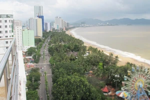 Đình chỉ các dự án xây cao ốc quá 40 tầng ở Nha Trang