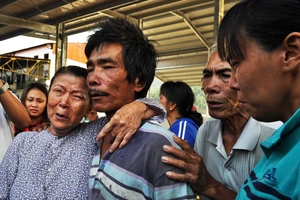 Nghi tàu nước ngoài cố tình tông chìm tàu cá Việt Nam ở Hoàng Sa