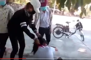 Hạ hạnh kiểm các nữ sinh đánh hội đồng vì mâu thuẫn trên Facebook