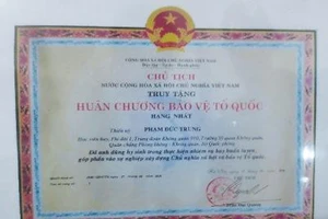 Truy tặng Huân chương Bảo vệ Tổ quốc cho học viên phi công hy sinh