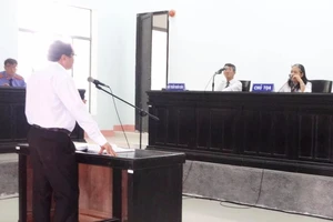 Ngừng phiên tòa, ủy ban hủy quyết định bị kiện