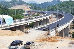 Từ tháng 8-2017, ô tô bắt đầu qua hầm đèo Cả