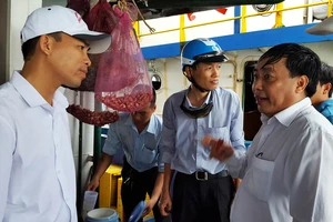 Thêm nhiều thiết bị 'có vấn đề' trên tàu vỏ thép