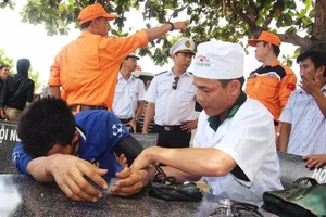 10 thuyền viên bị đắm tàu và nghĩa cử ngư dân Bình Định