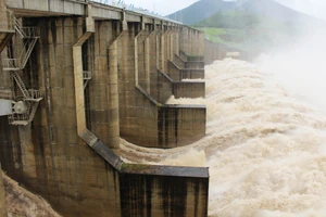 Phú Yên sơ tán hơn 2.000 người đi tránh lũ 