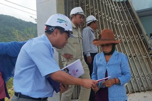 Trợ giúp khẩn cấp người dân vùng tâm bão