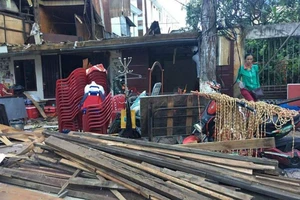 Bí thư Khánh Hòa: Tạo điều kiện để dân sửa nhà do bão 