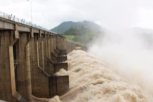 Thủy điện ở Phú Yên tăng lưu lượng xả lũ