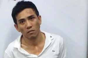 Trộm xe máy rồi đi bắt cóc trẻ em