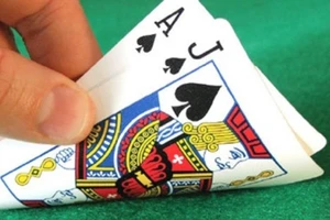 Phó chủ tịch xã vay tiền đánh bạc rồi bỏ trốn