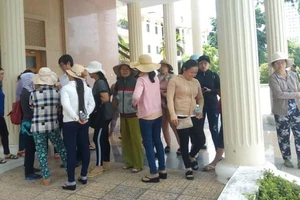 Chủ tịch Khánh Hòa đối thoại với dân vụ hỗ trợ sau bão