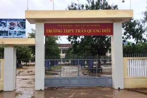 Nam sinh đánh thầy giáo từng bị thôi học 1 tuần 