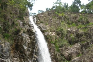 3 người tử vong khi leo lên thác nước ở Khánh Hòa