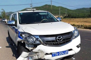 Xe CSGT va chạm xe máy, một người chết