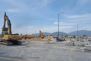 Đề nghị công an xử lý việc mua bán đất sân bay Nha Trang cũ