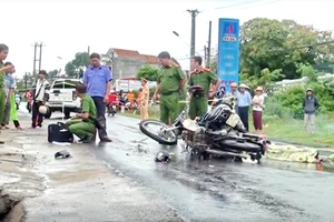 2 xe máy tông nhau, 3 người thương vong