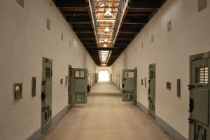 Án mạng trong nhà tạm giữ: Khởi tố một quản giáo