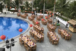 37 du khách Trung Quốc nhập viện do ngộ độc thực phẩm