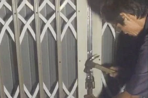 4 gia đình bỗng dưng bị 'nhốt' khi đang ngủ