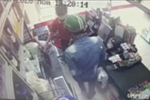 Cướp tiền táo tợn trong siêu thị ở Nha Trang 