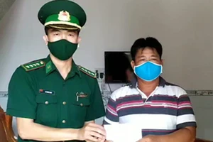 Truy tìm tàu hàng tông chìm tàu cá rồi bỏ chạy