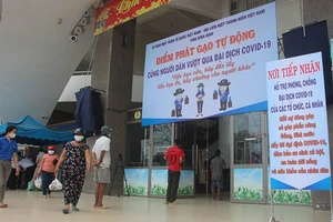 ATM gạo nghĩa tình kèm 5 quả trứng gà
