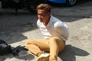 Lừa mua hàng online, chiếm 5 điện thoại iPhone rồi bỏ trốn