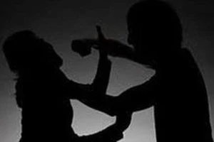 Sau cuộc nhậu, chồng về nhà sát hại vợ