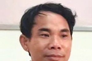 Bị can trốn truy nã 20 năm bị bắt trong vỏ bọc phụ xe 