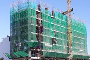 Nhận đặt cọc của khách, một dự án nhà ở xã hội bị 'tuýt còi'