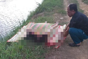 Thi thể 1 phụ nữ trôi trên mương với nhiều vết thương