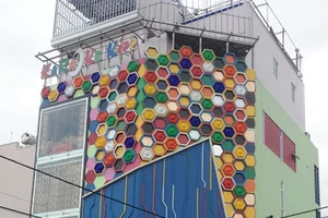 Phạt chủ quán karaoke đón khách hát trong dịch COVID-19