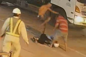 Bắt 2 người hành hung nhân viên trạm BOT Ninh Xuân