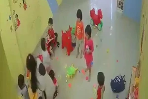 Đình chỉ hoạt động cơ sở giữ trẻ đánh trẻ ở Nha Trang