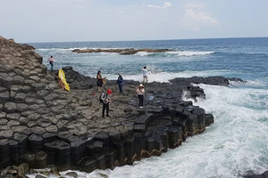 Danh thắng Gành Đá Đĩa được xếp hạng di tích quốc gia đặc biệt