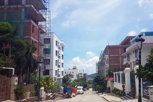 Chưa biết khi nào tháo dỡ 15 biệt thự trái phép ở Nha Trang