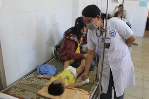 2 cháu bé tử vong vì sốt xuất huyết nhưng điều trị tại nhà