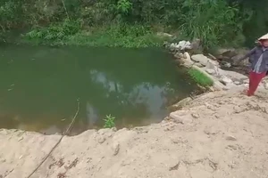 Học sinh lớp 7 chết đuối thương tâm ở hố khai thác cát lậu