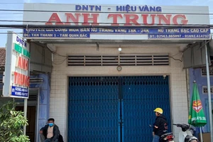 Đột nhập tiệm vàng 'như phim', lấy đi 300 lượng vàng