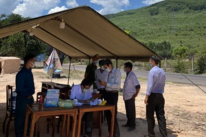 Vợ từ Bình Định ra Quảng Ngãi mua bán, 2 vợ chồng đều mắc COVID-19