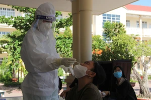 Phú Yên đột ngột dừng 2 điểm thi do nghi ngờ COVID-19