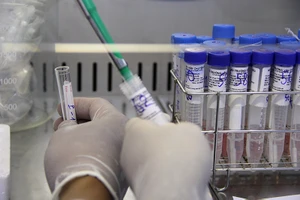 5 kỹ sư, công nhân làm công trình trong khu công nghiệp mắc COVID-19