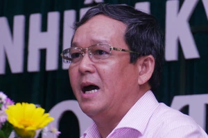 Tạm đình chỉ công tác phó Cục Thuế Bình Định vì đi chơi golf giữa dịch